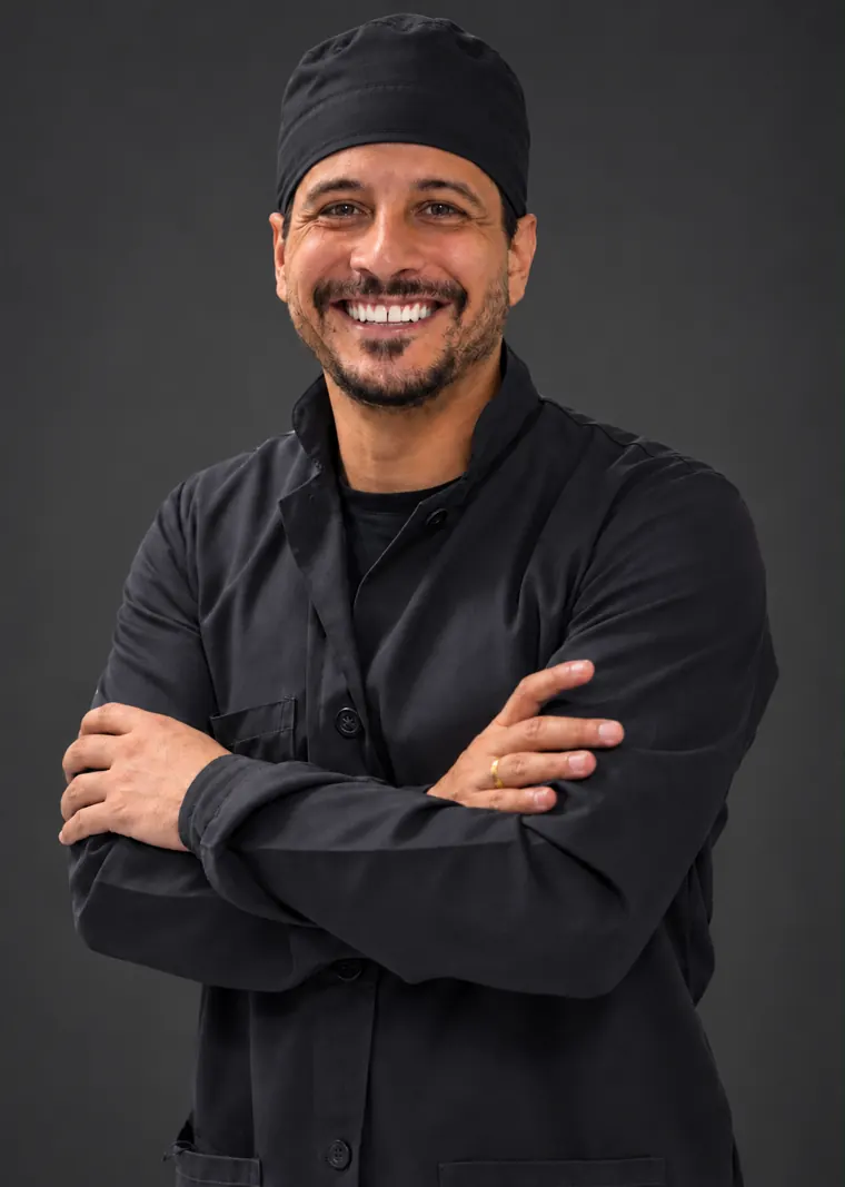 Dr. Felipe Andrade, implantodontista e periodontista